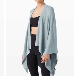 LuluLemon Open Mind Wrap Blue Cast